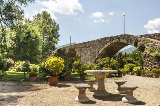 Pontremoli Claudio Giovanni Colombo - Shutterstock.com Claudio Giovanni Colombo