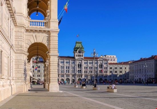  Trieste LianeM - Shutterstock.com LianeM