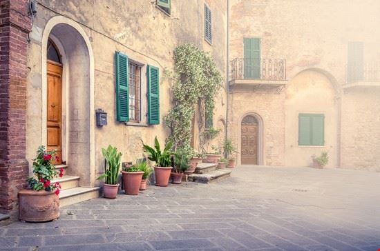Montisi Montalcino Maciej Czekajewski - Shutterstock.com Maciej Czekajewski
