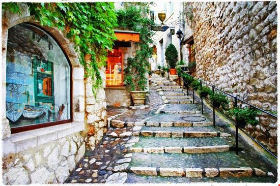  Saint-Paul-de-Vence Shutterstock.com - Shutterstock.com Shutterstock.com