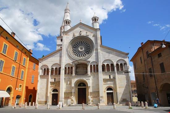 Questa bellissima città italiana è piena di Ferrari: è la piccola capitale dei motori