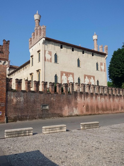 L'esterno del Castello