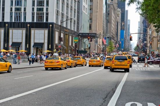 Fifth Avenue New York PlusONE / Shutterstock.com PlusONE / Shutterstock.com