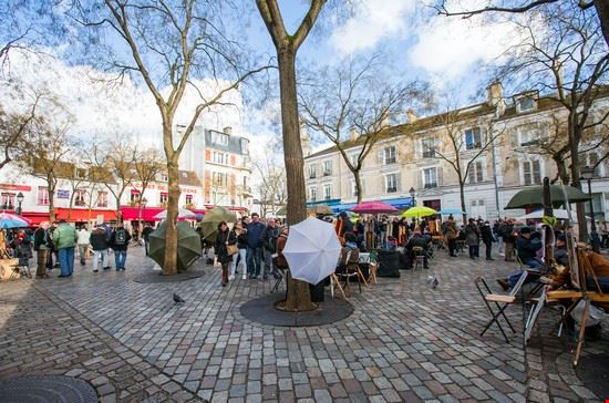 Itinerario a Parigi: Montmartre Sacre Coeur Parigi muratart / Shutterstock.com muratart / Shutterstock.com