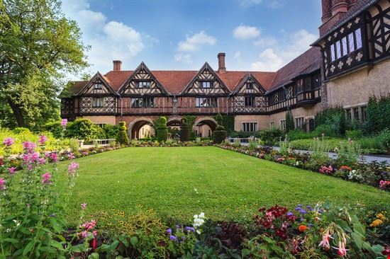 Cecilienhof Potsdam Noppasin - Shutterstock.com Noppasin