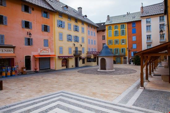  Briançon Angyalosi Beata / Shutterstock.com Angyalosi Beata / Shutterstock.com