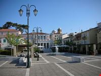 karlovasi - piazza principale