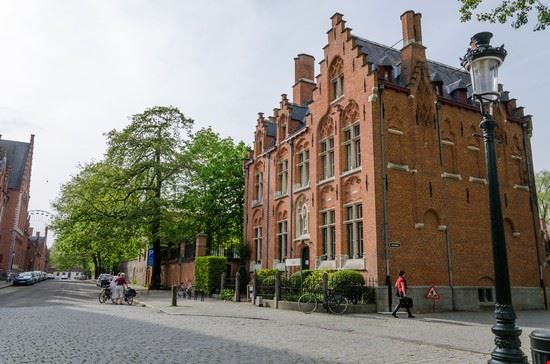 Begijnhof Bruges Sira Anamwong / Shutterstock.com Sira Anamwong / Shutterstock.com
