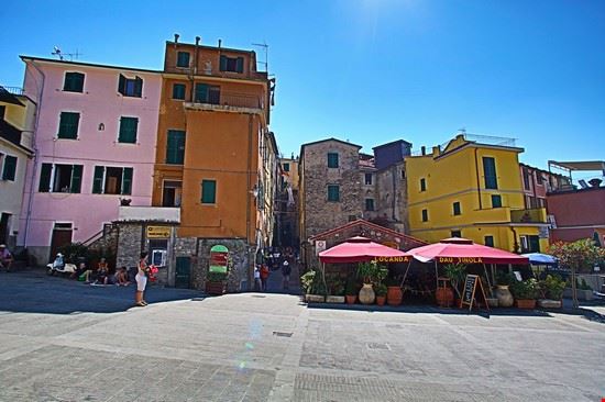 Il Borgo di Corniglia Cinque Terre Vernazza Northfoto / Shutterstock.com Northfoto / Shutterstock.com