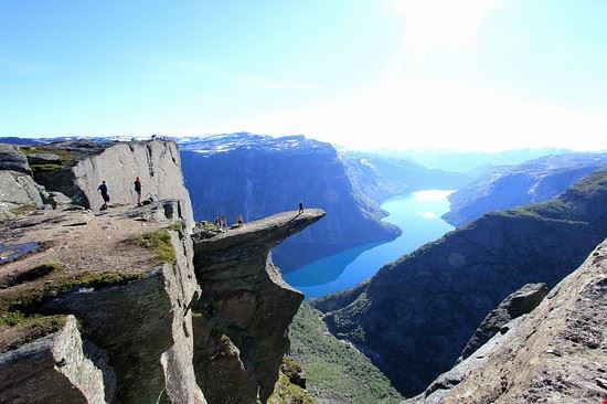 Trolltunga Odda Steinar Talmoen - CC BY SA 3.0 Steinar Talmoen