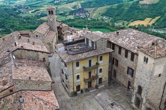 Il Castello e il Borgo di Vigoleno Piacenza Mi.Ti. - Shutterstock.com Mi.Ti.