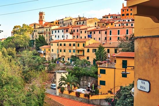  Rio nell'Elba Val Thoermer / Shutterstock.com Val Thoermer / Shutterstock.com