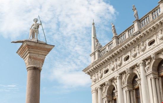 Biblioteca Marciana Venezia gnoparus - Shutterstock.com gnoparus