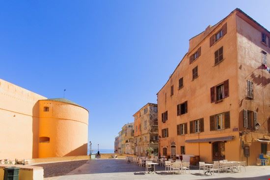  Bastia RnDmS - Shutterstock.com RnDmS