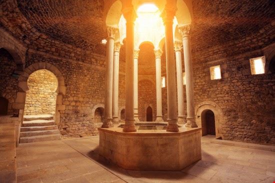  Girona Phant - Shutterstock.com Phant