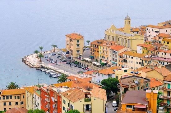  Orbetello Shutterstock.com 