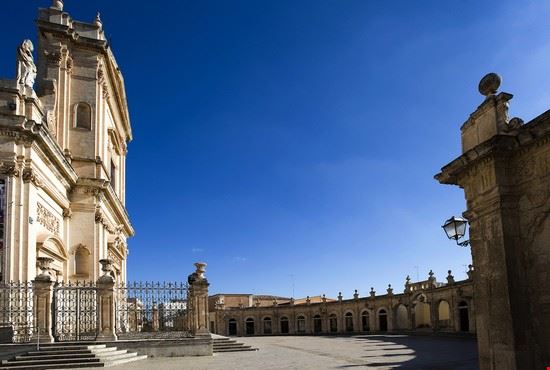 Basilica di Santa Maria Maggiore Ispica luigi nifosi - Shutterstock.com luigi nifosi