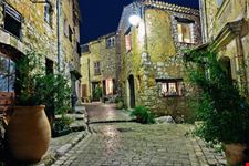 nizza tourrettes sur loup di notte