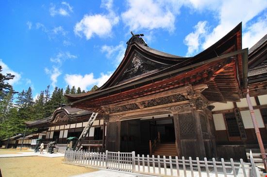 Koyasan - Perati Komson - Perati Komson - Shutterstock.com