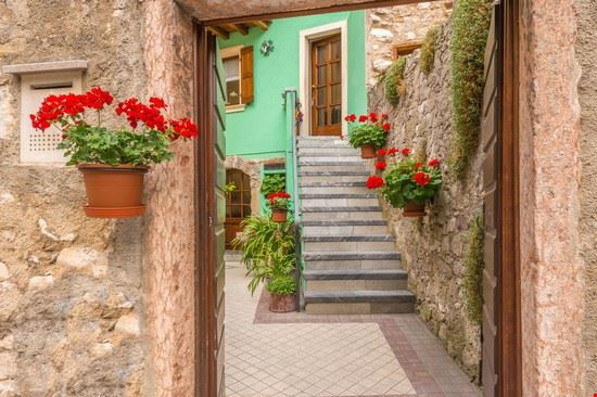  Malcesine karamysh - Shutterstock.com karamysh