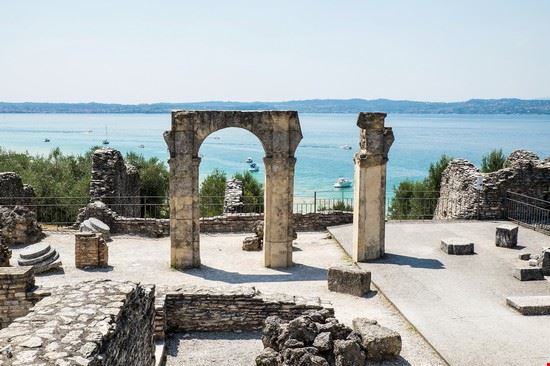  Sirmione Giovanni G - Shutterstock.com Giovanni G