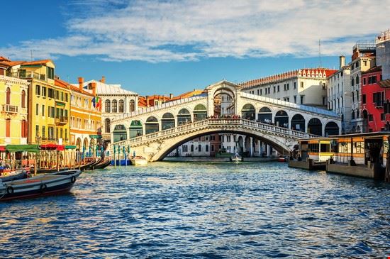 Ponte di Rialto Venezia Boris Stroujko - Shutterstock.com Boris Stroujko