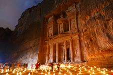 Petra di notte
