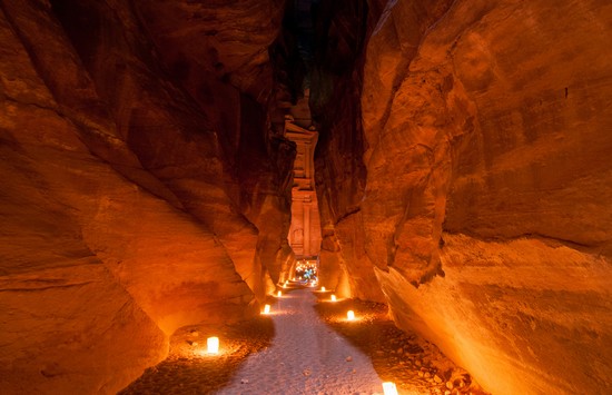 Petra di notte
