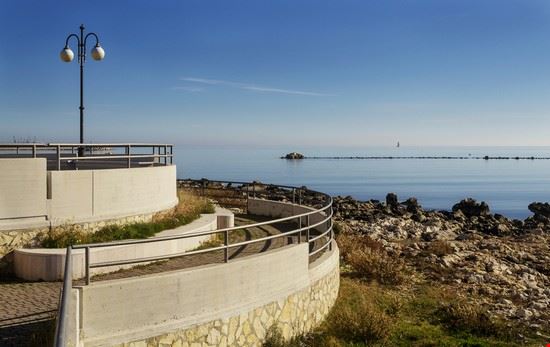  Manfredonia LuckyLL - Shutterstock.com LuckyLL