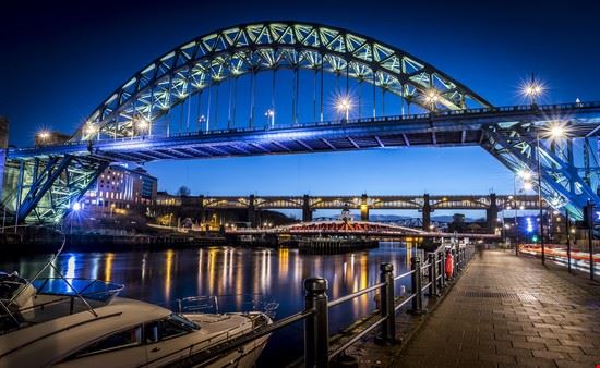 Tyne Bridge Tyne Bridge Shaun Lawson - Shutterstock.com Shaun Lawson