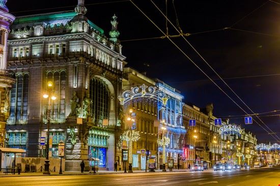 Prospettiva Nevsky  San Pietroburgo Gala_Kan / Shutterstock.com Gala_Kan / Shutterstock.com