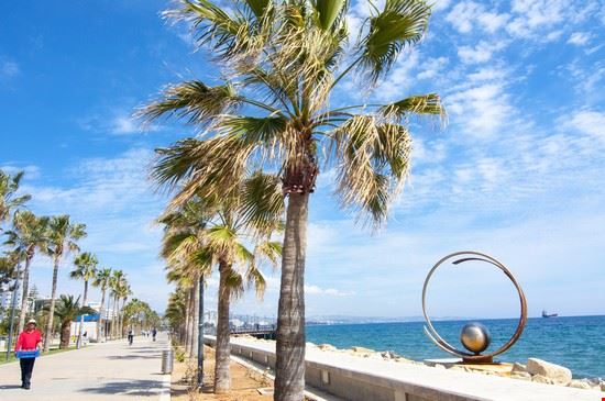  Limassol nanka / Shutterstock.com nanka / Shutterstock.com