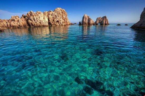  Paros Lemonakis Antonis - Shutterstock.com Lemonakis Antonis