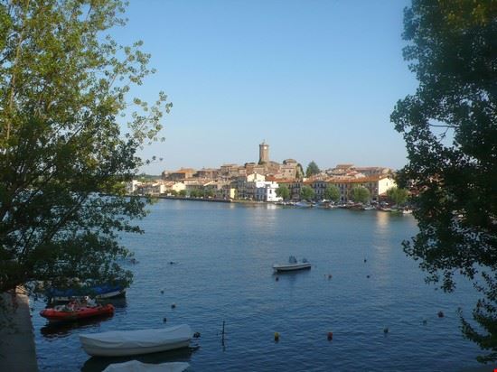 Marta  Marta sul lago di Bolsena  