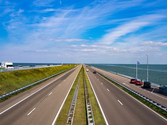 Diga di Afsluitdijk Amsterdam Takashi Images / Shutterstock.com Takashi Images / Shutterstock.com