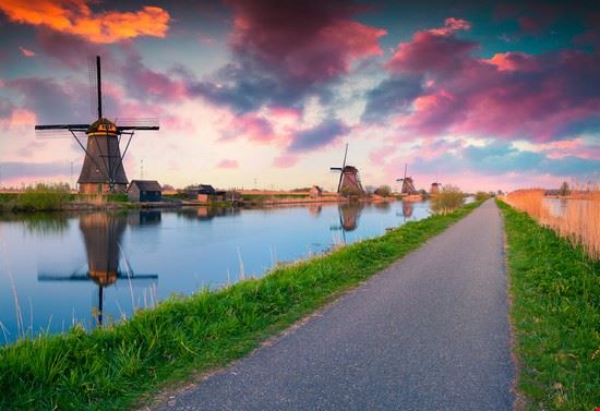  Rotterdam Andrew Mayovskyy - Shutterstock.com Andrew Mayovskyy