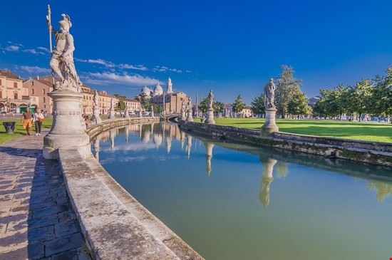 La città de "I 3 senza" Padova MoLarjung / Shutterstock.com MoLarjung / Shutterstock.com