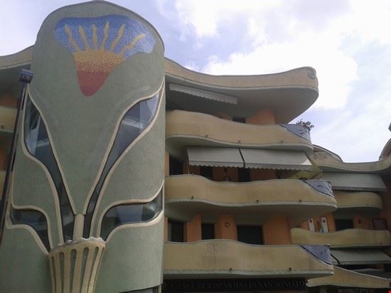 Rosignano Marittimo La Scala dal Sole Raggiante con le Piante Acquatica di Vetro  