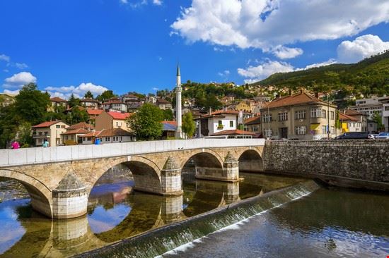 Ponte Latino Ponte Latino Tatiana Popova - Shutterstock.com Tatiana Popova