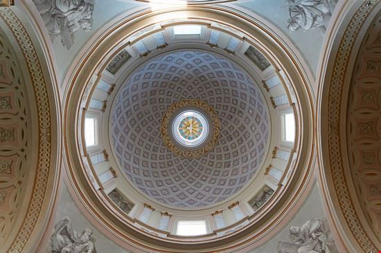 Giro delle Chiese Ascoli Piceno RiumaLab / Shutterstock.com RiumaLab / Shutterstock.com