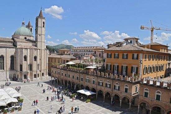 Giro delle Chiese Ascoli Piceno trotalo / Shutterstock.com trotalo / Shutterstock.com
