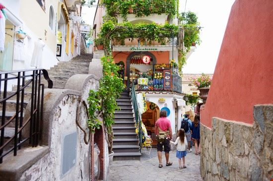 I vicoli Positano MNStudio / Shutterstock.com MNStudio / Shutterstock.com