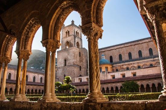 Chiostro Monreale duchy - Shutterstock duchy