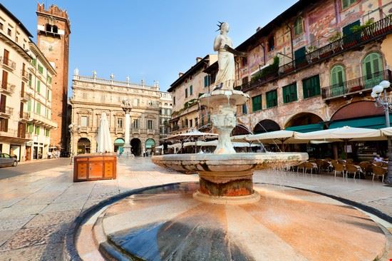 Piazza delle Erbe Piazza delle Erbe Nickolay Vinokurov - Shutterstock Nickolay Vinokurov