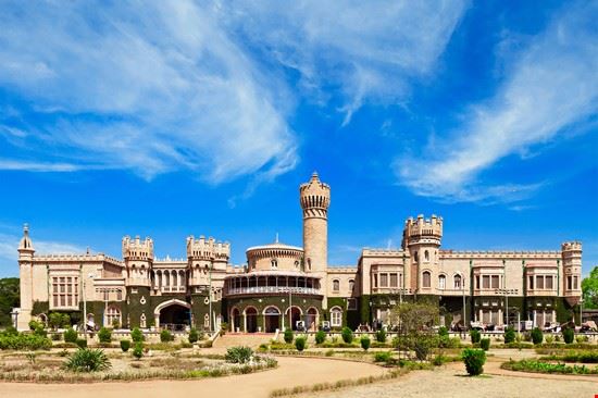 Palazzo - saiko3p - saiko3p - Shutterstock