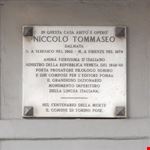 Lapide all'ingresso