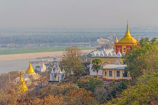  Mandalay Shutterstock.com - Shutterstock.com Shutterstock.com