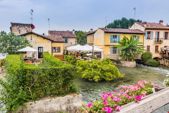 Borghetto Valeggio sul Mincio Shutterstock 