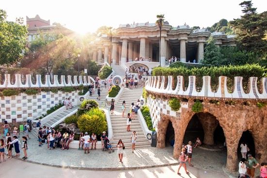 Parc Güell  Barcelona muratart / Shutterstock.com muratart / Shutterstock.com