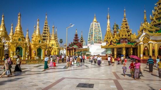  Yangon jakubtravelphoto / Shutterstock.com jakubtravelphoto / Shutterstock.com